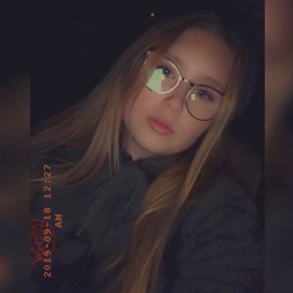 Meet your Posher, Samantha - Picture 1 of 1